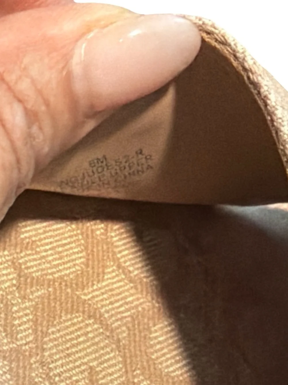 Guess Women Wedges 2.36 “ Beige Sandals Lightweight Size 6